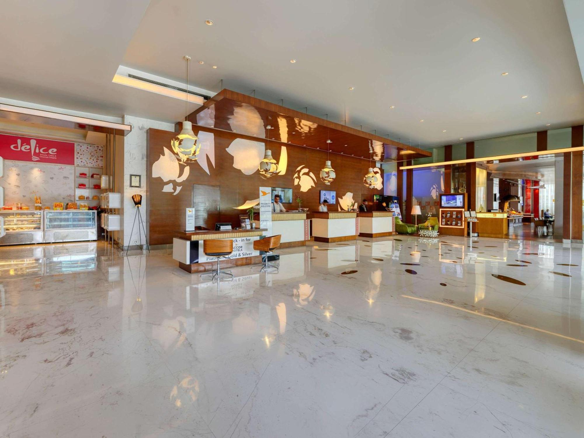 Novotel Bengaluru Outer Ring Road Exterior foto