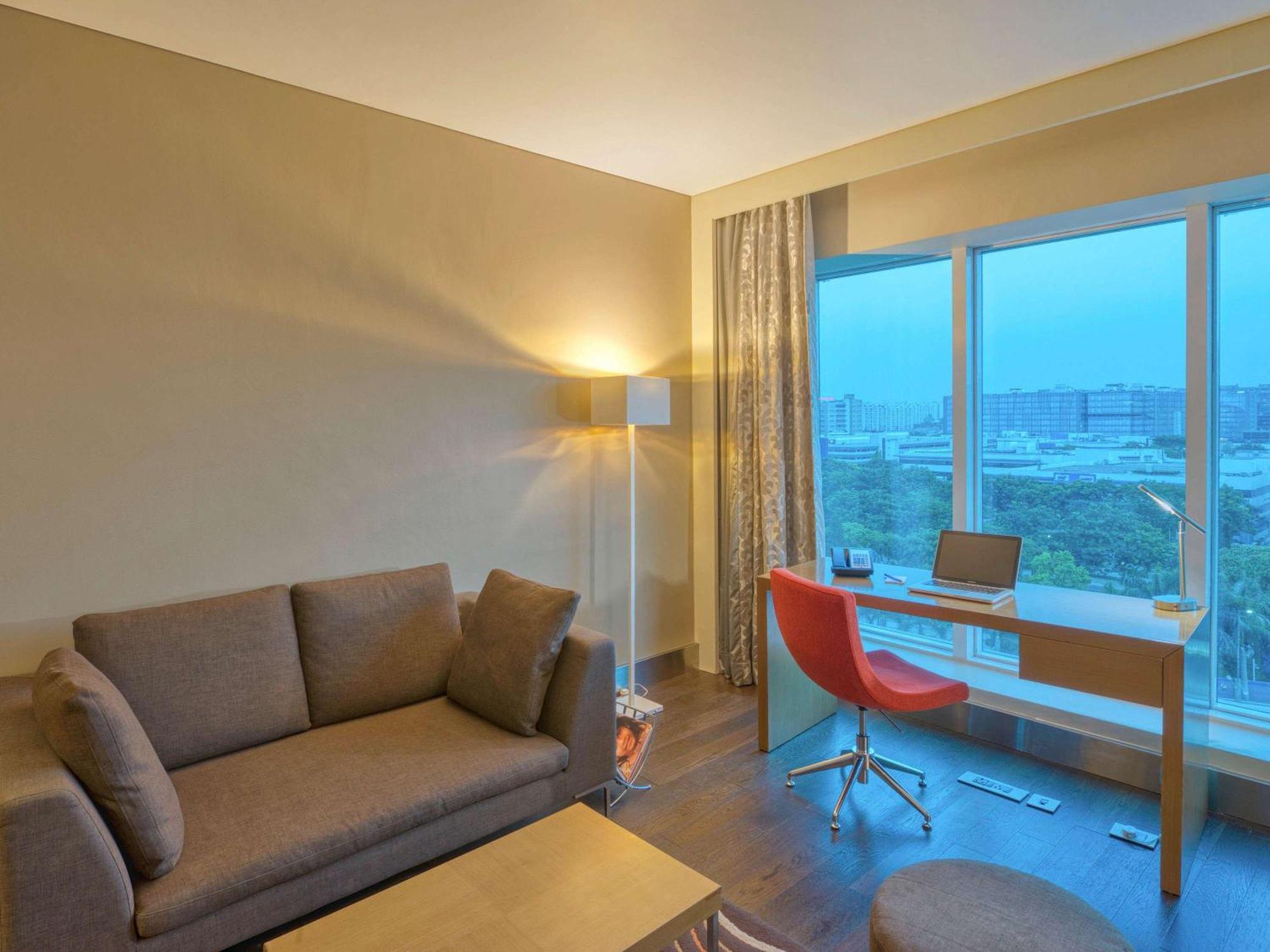 Novotel Bengaluru Outer Ring Road Exterior foto